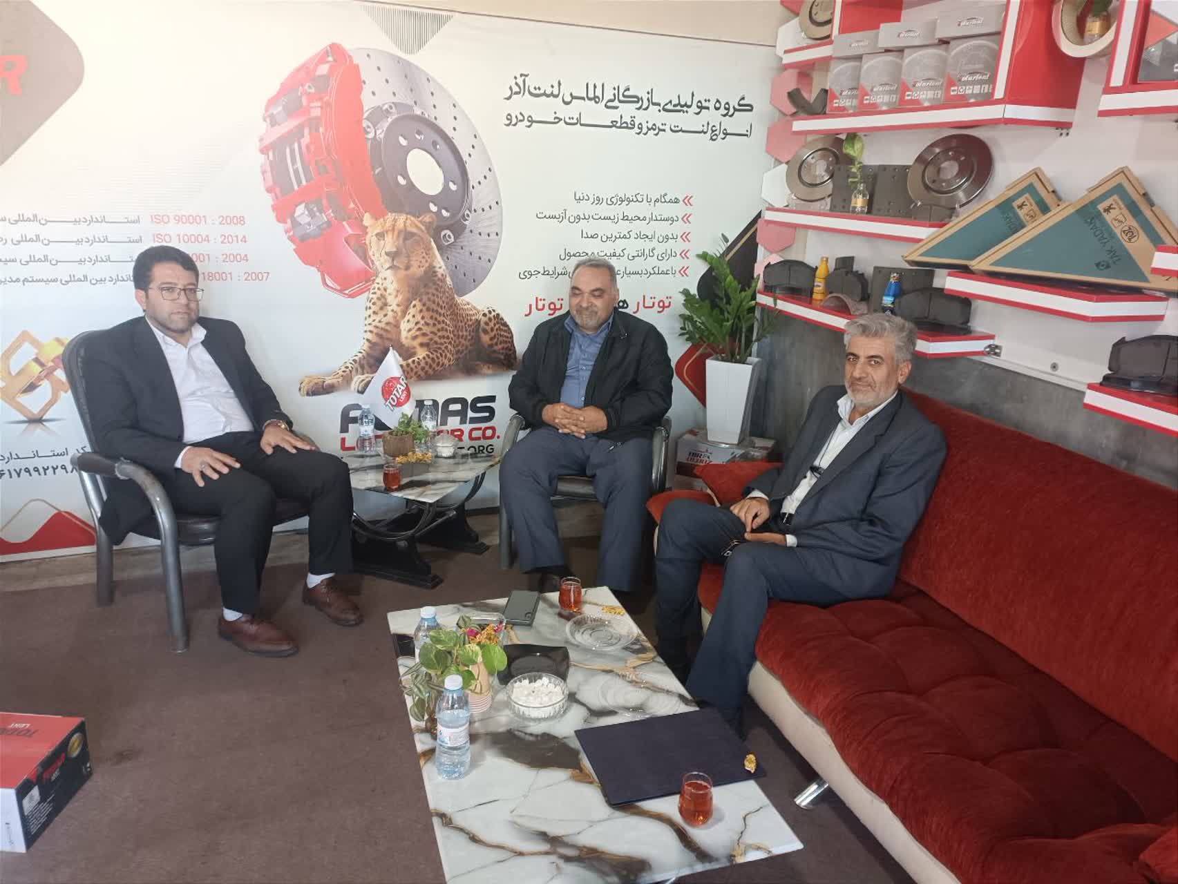 دیدارها و جلسات هفتگی با حضور مهندس آخوند زاده از مدیران ارشد و نامدار در حوضه کسب و کار و کارآفرینی